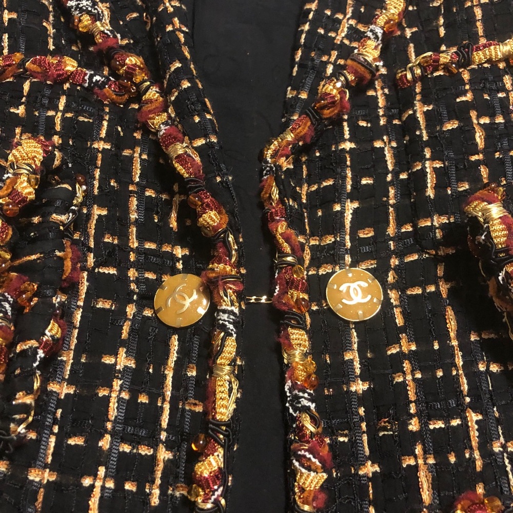 CHANEL 11C BLK/MULTI COLOUR LESAGE TWEED JACKET 6 - Picture 7 of 14